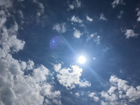 Heiß Sommerhimmel