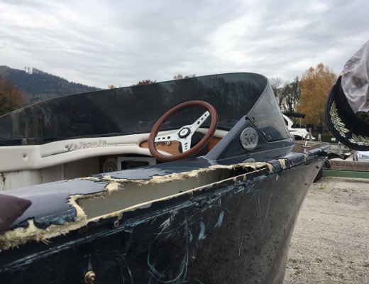 Ein zerstörtes Boot